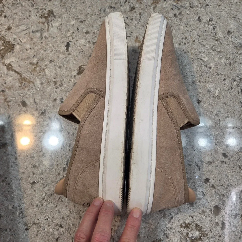 UGG Alameda Slip On Suede Sneakers Sand Tan Low Top Shoes Mens 11